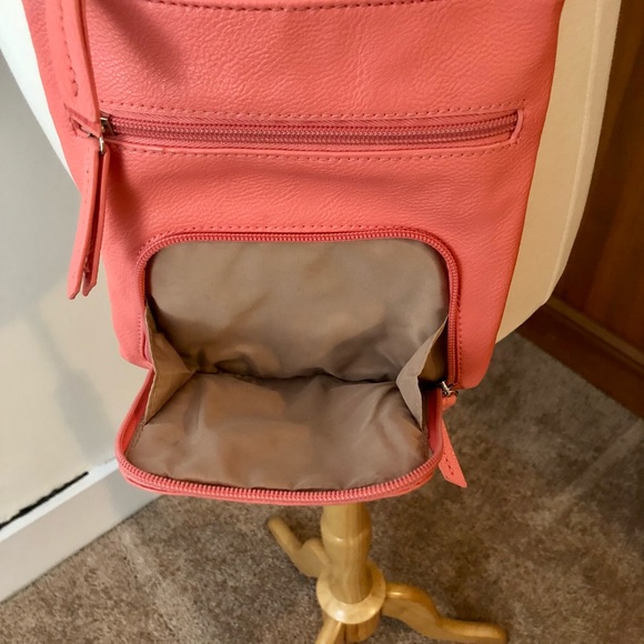 4-Pocket Nine West Purse - Picture 9 of 9